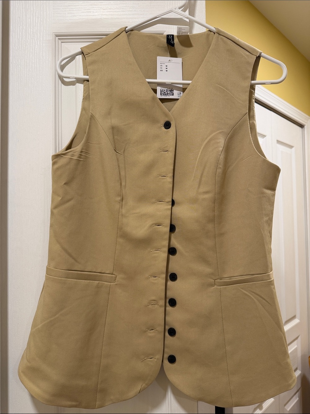 H&M Tan Sleeveless Button-Front Vest